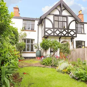 2 Ashby Place Holiday home Chester